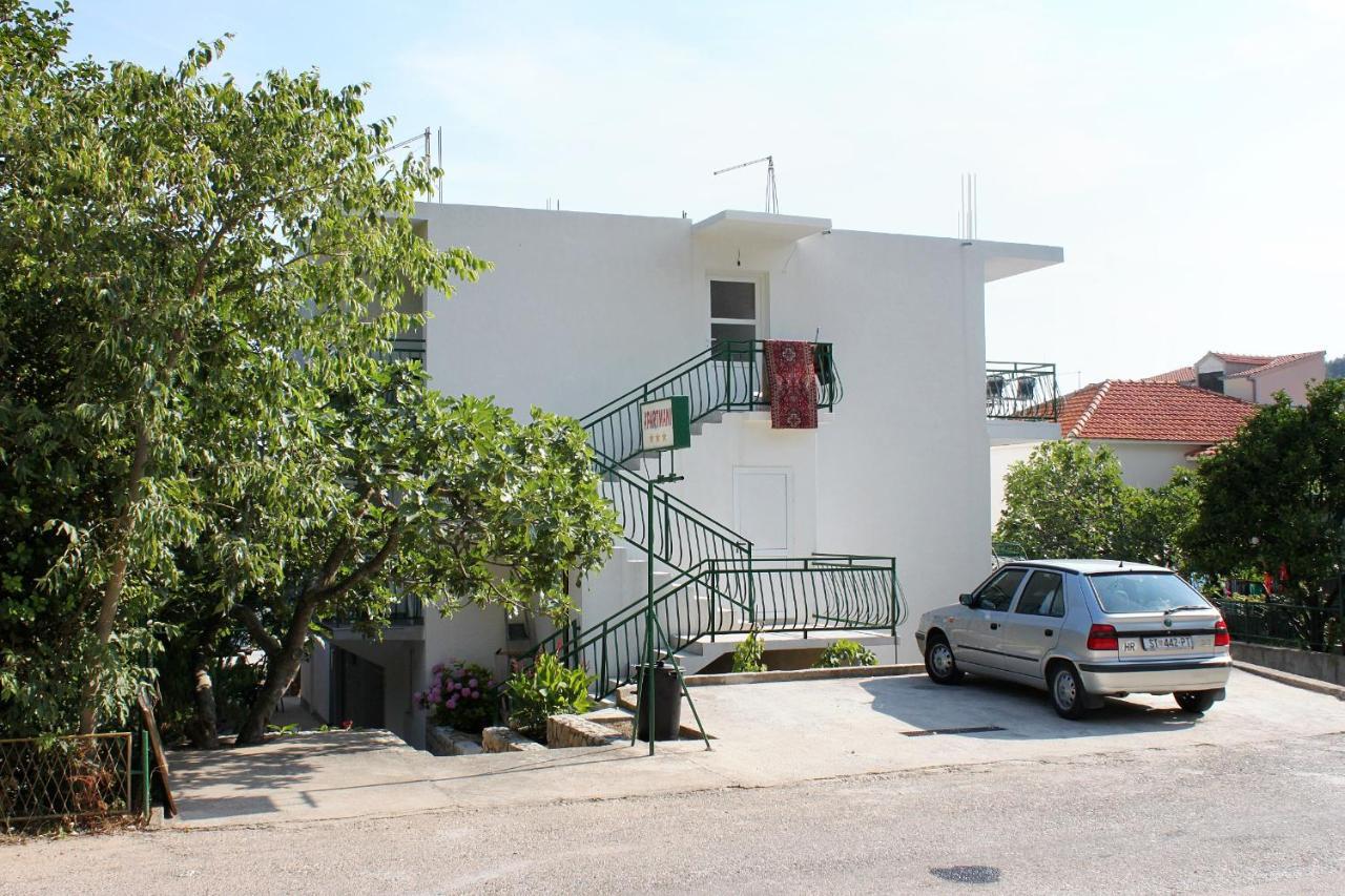 Apartments By The Sea Drvenik Donja Vala, Makarska - 6701 Eksteriør billede