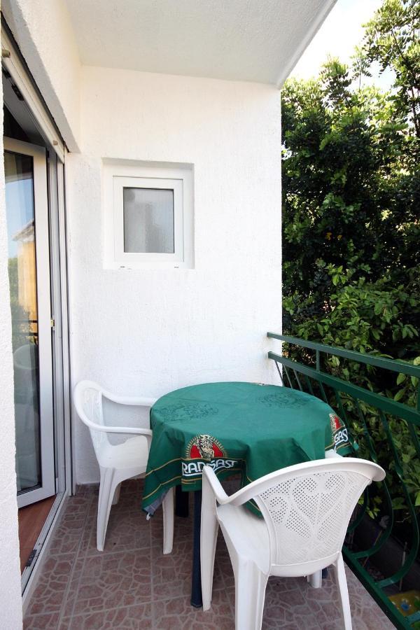 Apartments By The Sea Drvenik Donja Vala, Makarska - 6701 Eksteriør billede
