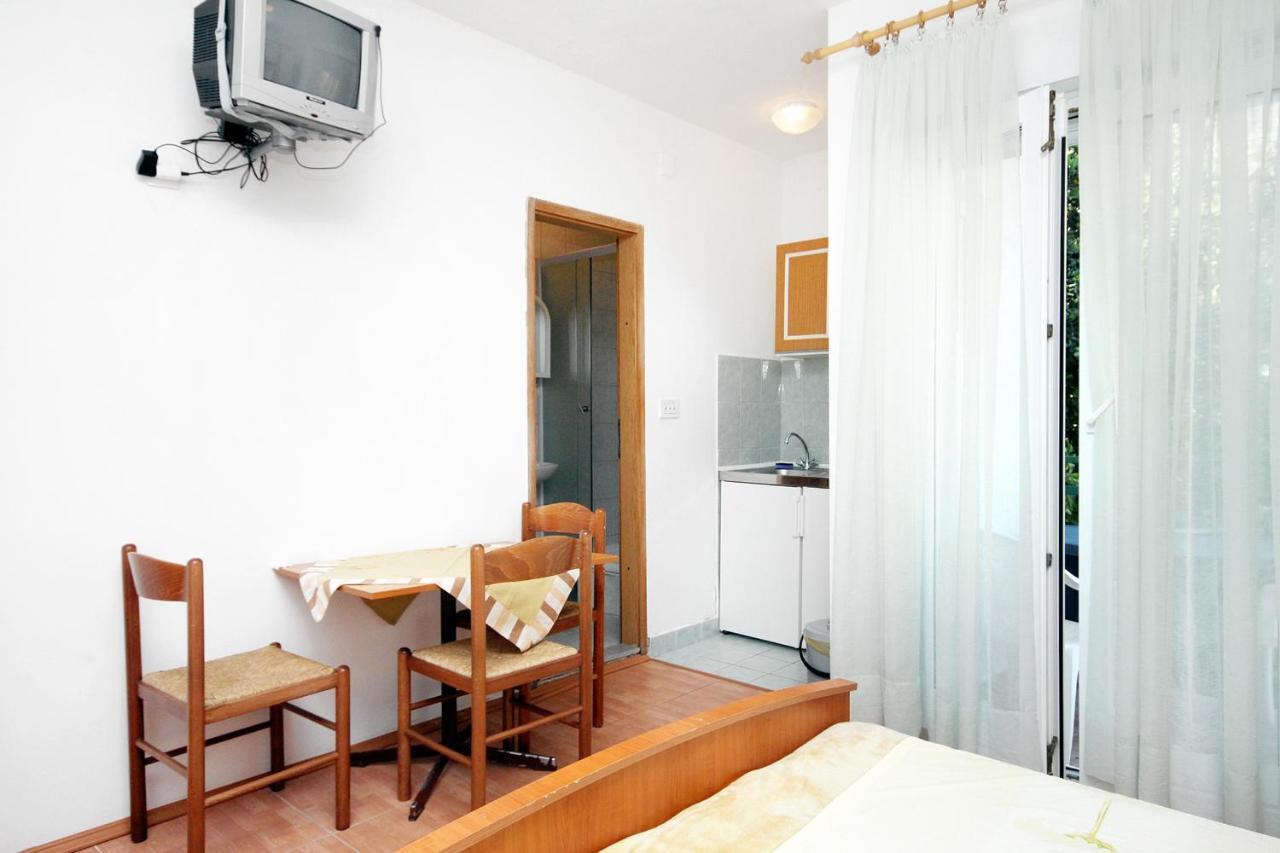 Apartments By The Sea Drvenik Donja Vala, Makarska - 6701 Eksteriør billede